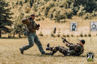 Pištoľ 4 <br /> Boj zblízka s krátkou strelnou zbraňou