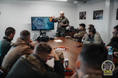 Taktika malého tímu 6<br /> (Small Units Tactics level 6)<br /> Trench Clearing Procedures