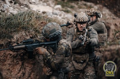 Taktika malého tímu 6<br /> (Small Units Tactics level 6)<br /> Trench Clearing Procedures